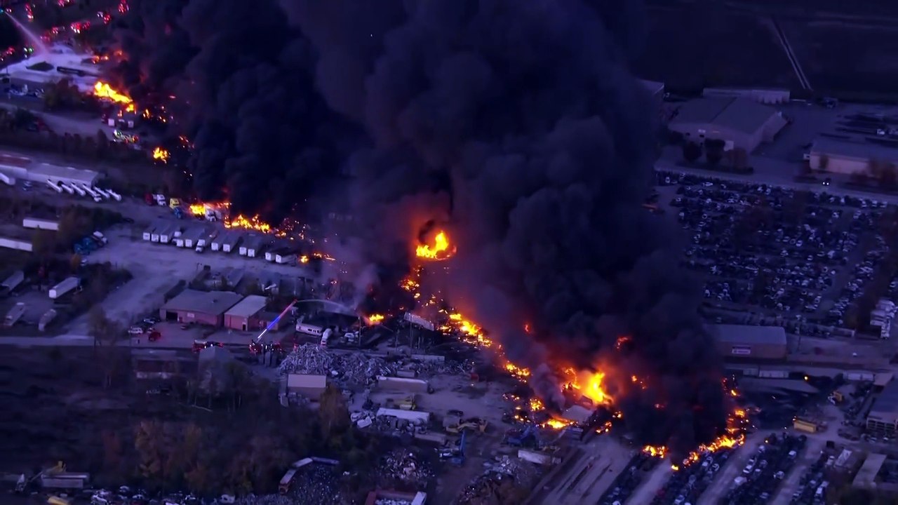Avión de carga de UPS se estrella cerca del aeropuerto de Louisville en EEUU