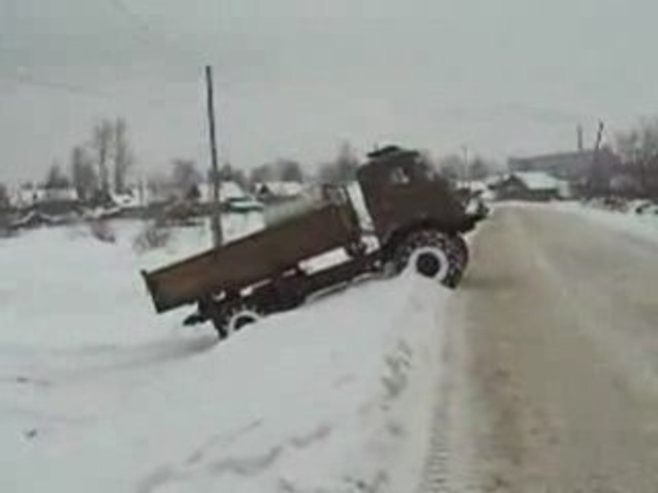 Газ 66 на подъеме.