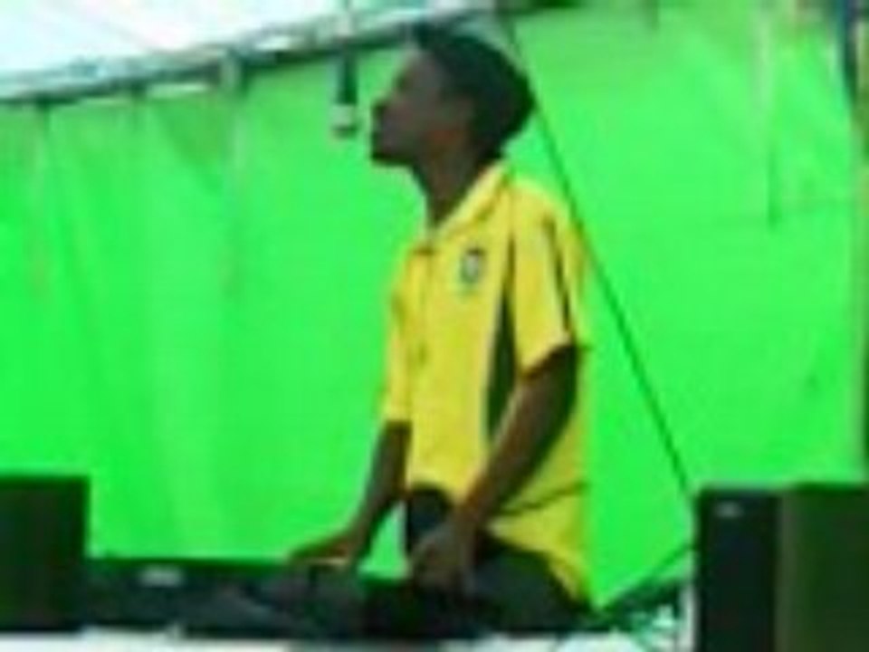 SYDNET annime dans un CAMPING avec des enfants BEATBOX synth