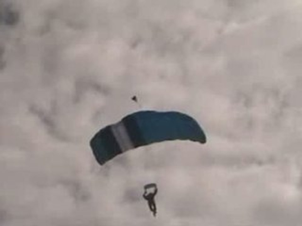 Record-breaking skydive over Mount Everest