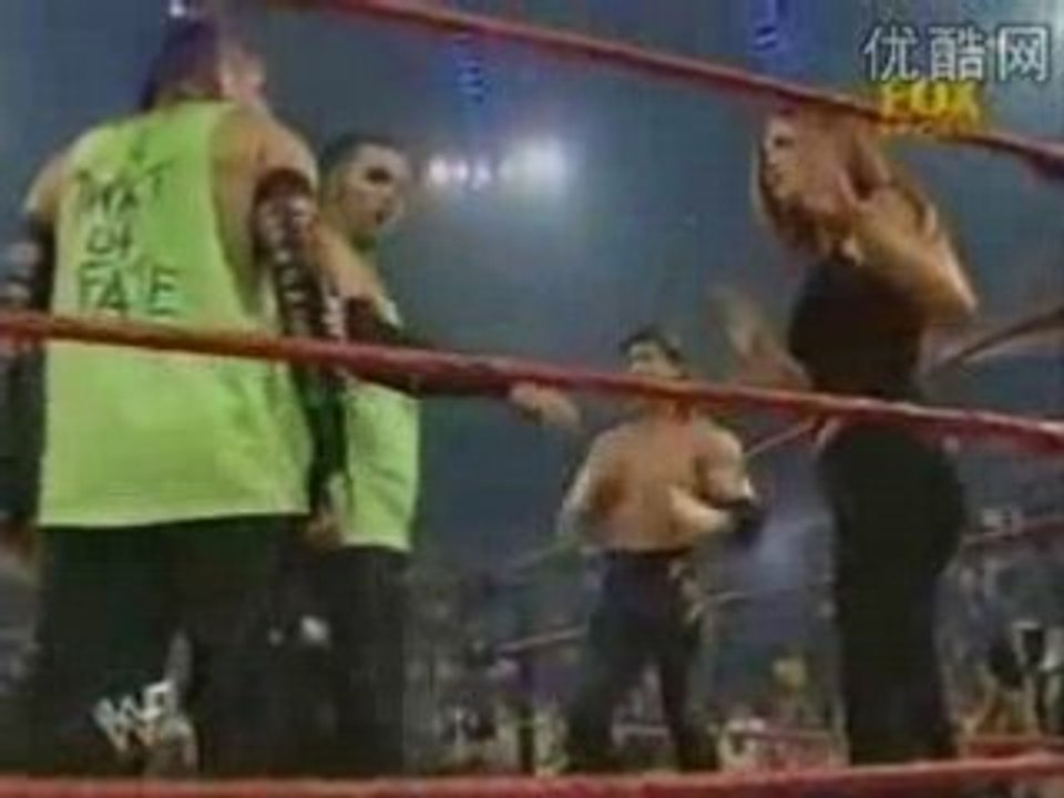 R 5 WWF Raw is War - May 7, 2001 📺