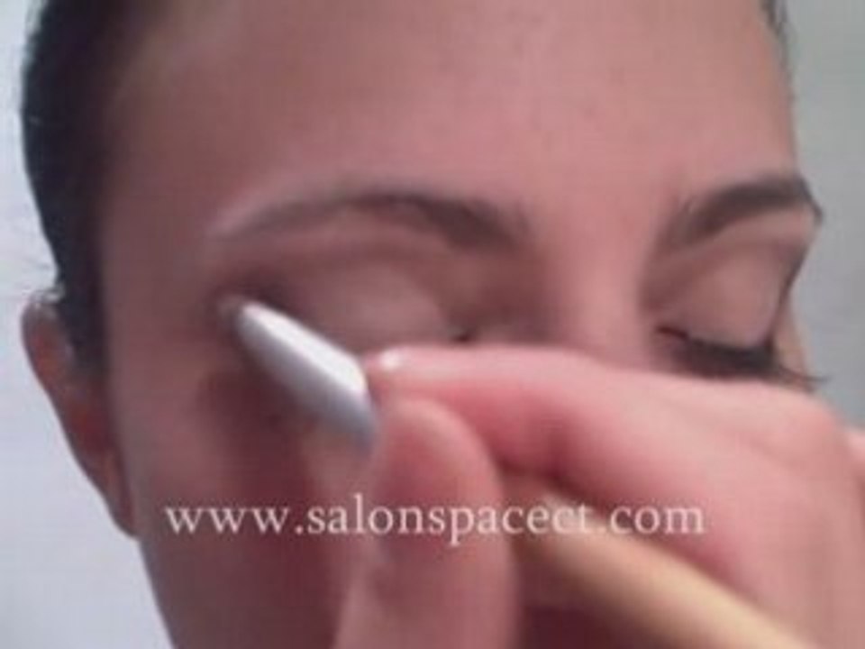 Tips to Enhance the Natural Beauty of Brown Eyes