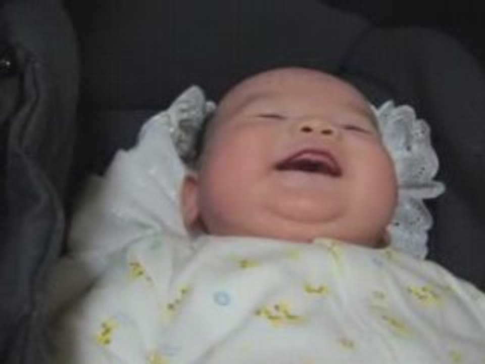 Nicolas aprendendo a gargalhar