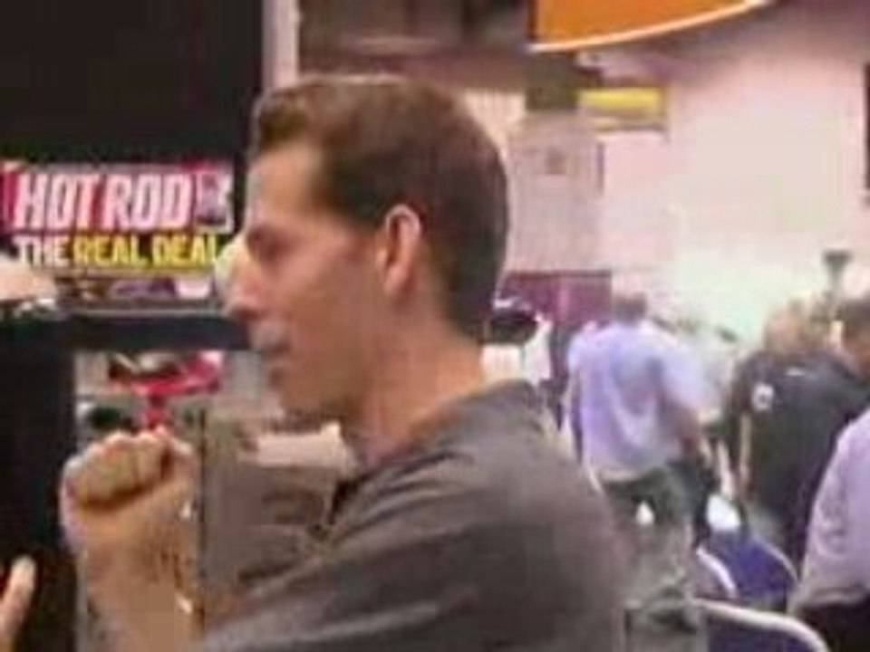 GM Explains the LSX vs. LS7 Head @ SEMA 2008