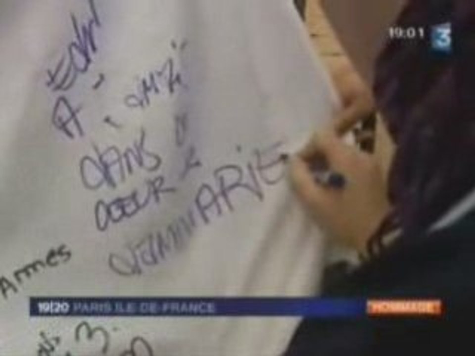 Un homme tue sa femme et ses deux enfants - hommage 77190